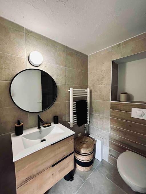 Charmant Petit Appartement Place De L Eglise เพียนา ภายนอก รูปภาพ